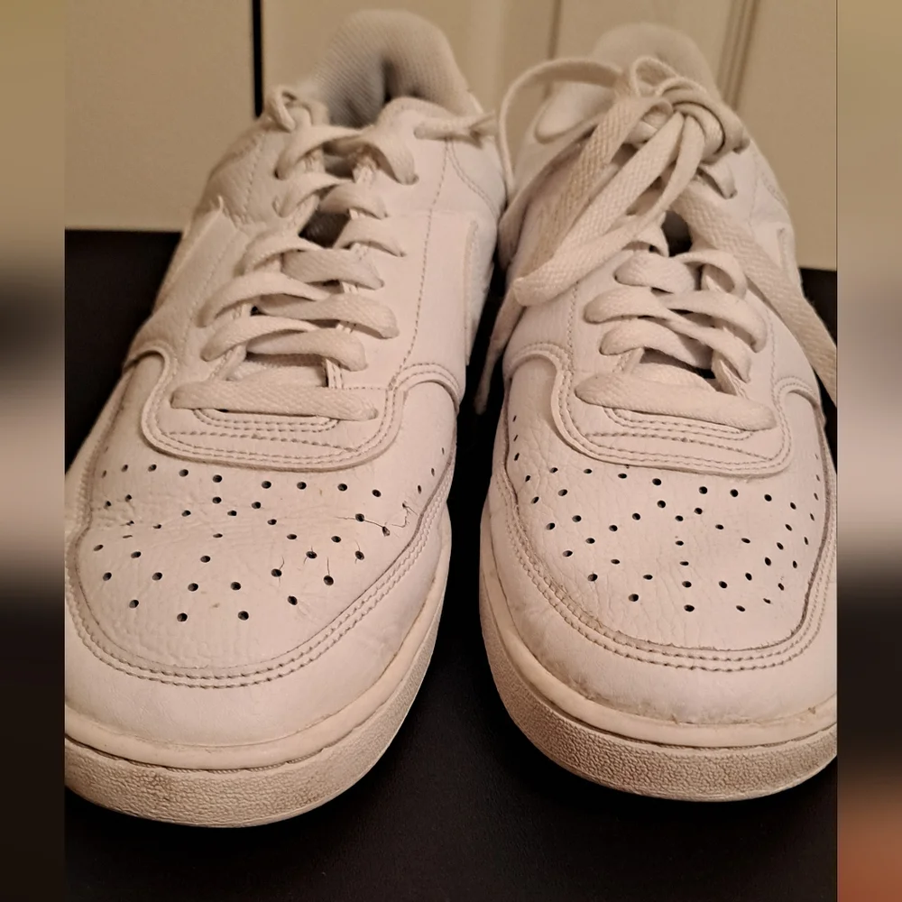 Women's Nike Court sneakers GUC